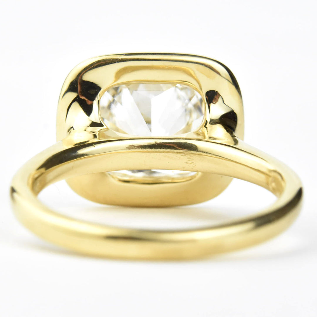 Cushion-Cut Diamond Engagement Ring in 18K - Goldmakers Fine Jewelry