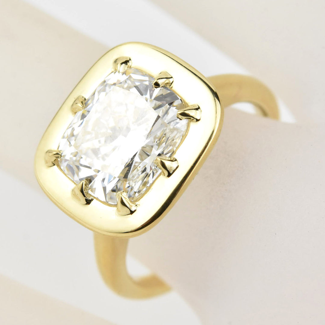 Cushion-Cut Diamond Engagement Ring in 18K - Goldmakers Fine Jewelry