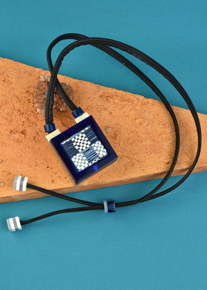 Vita Blue Crisscross Pendant Box - Goldmakers Fine Jewelry