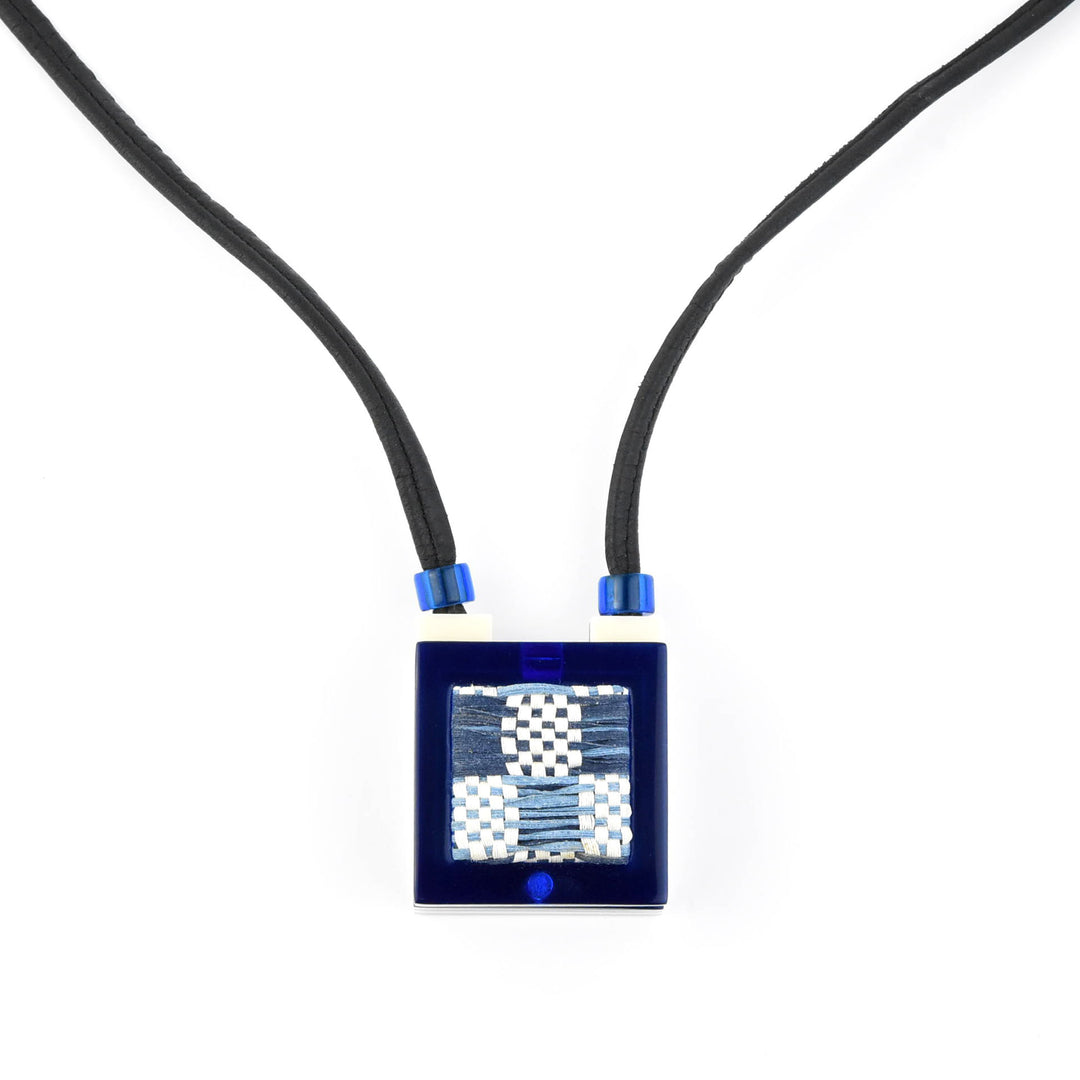 Vita Blue Crisscross Pendant Box - Goldmakers Fine Jewelry