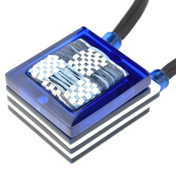 Vita Blue Crisscross Pendant Box - Goldmakers Fine Jewelry