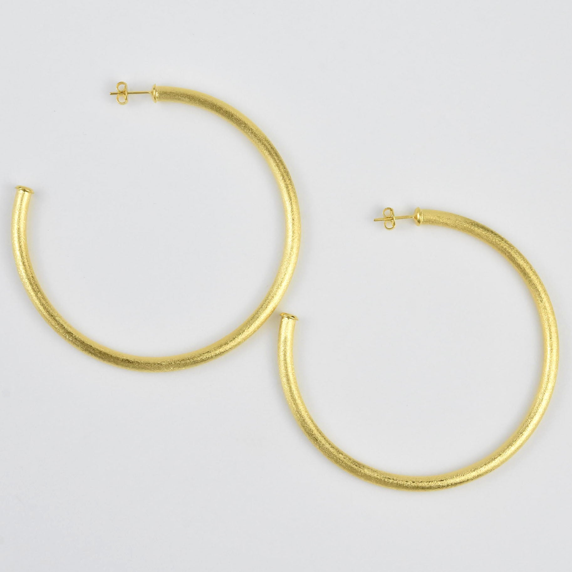 Extra Large Round Textured Gold Tone Hoops Goldmakers Fine Jewelry