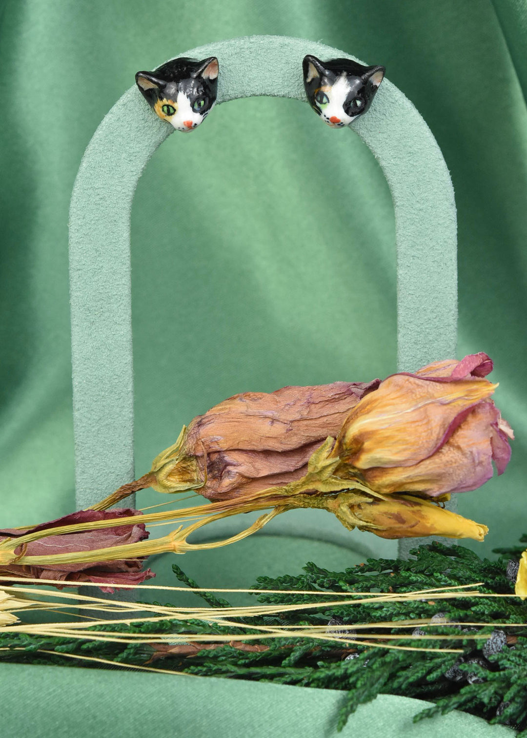 Calico Kitty Post Earrings - Goldmakers Fine Jewelry