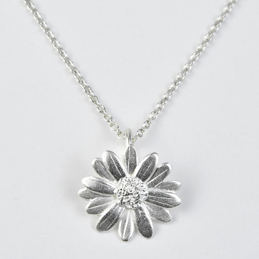 Small Daisy Necklace - Goldmakers Fine Jewelry
