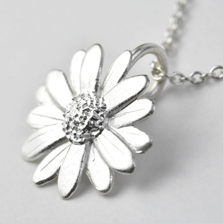 Small Daisy Necklace - Goldmakers Fine Jewelry