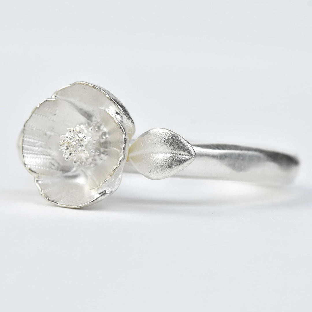 Dainty Poppy Ring - Goldmakers Fine Jewelry