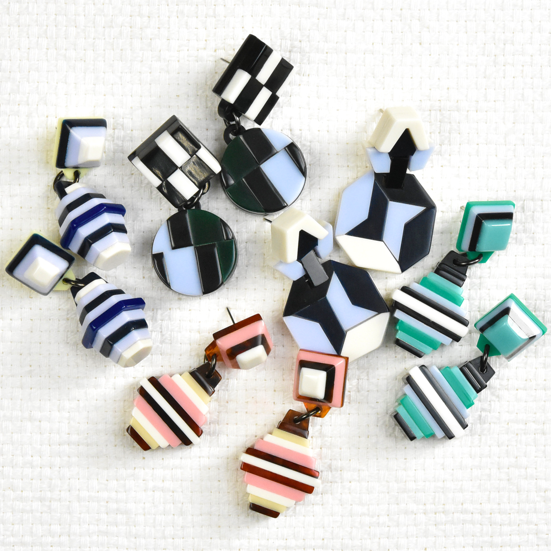 Souvenir Rectangle Dangles in Rose - Goldmakers Fine Jewelry