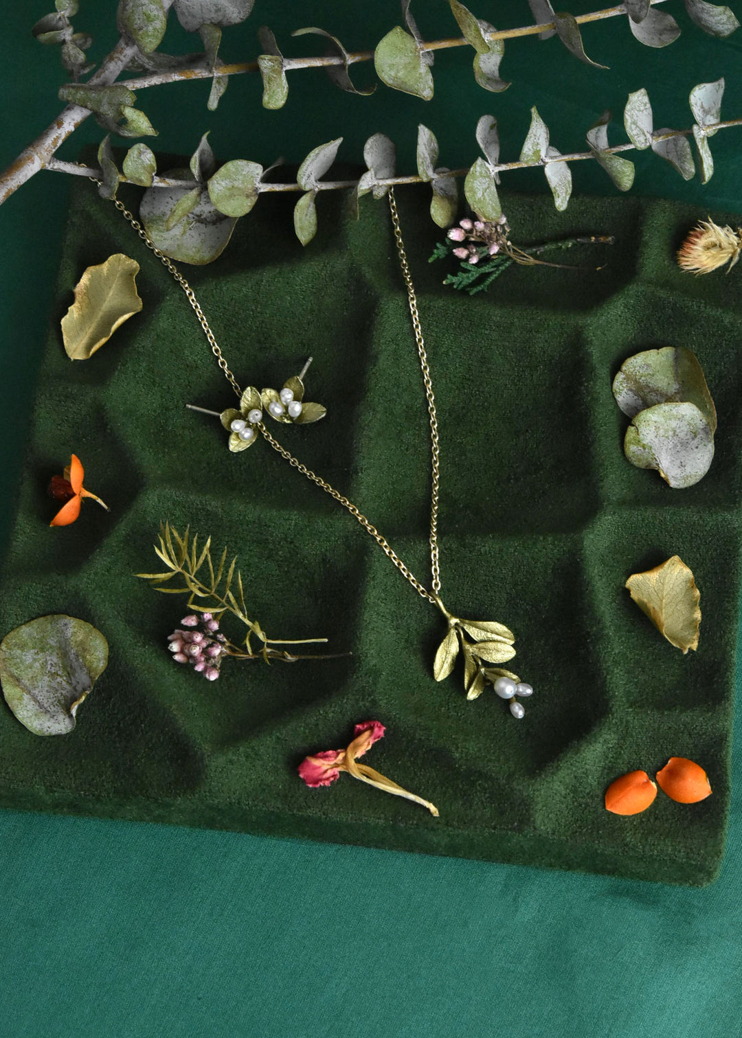 Spring Vine Pearl Studs - Goldmakers Fine Jewelry