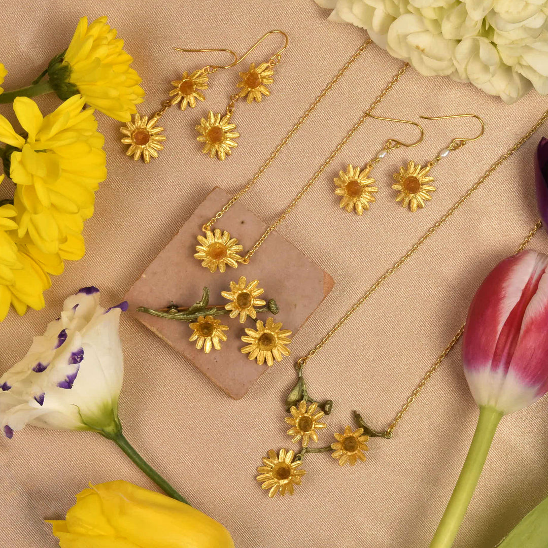 Single Golden Daisy Necklace - Goldmakers Fine Jewelry