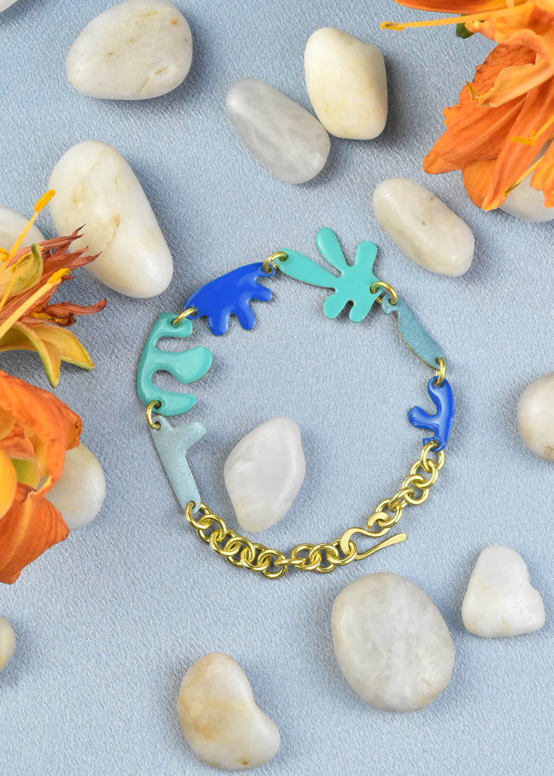 Shapes in a Line Bracelet - Goldmakers Fine Jewelry