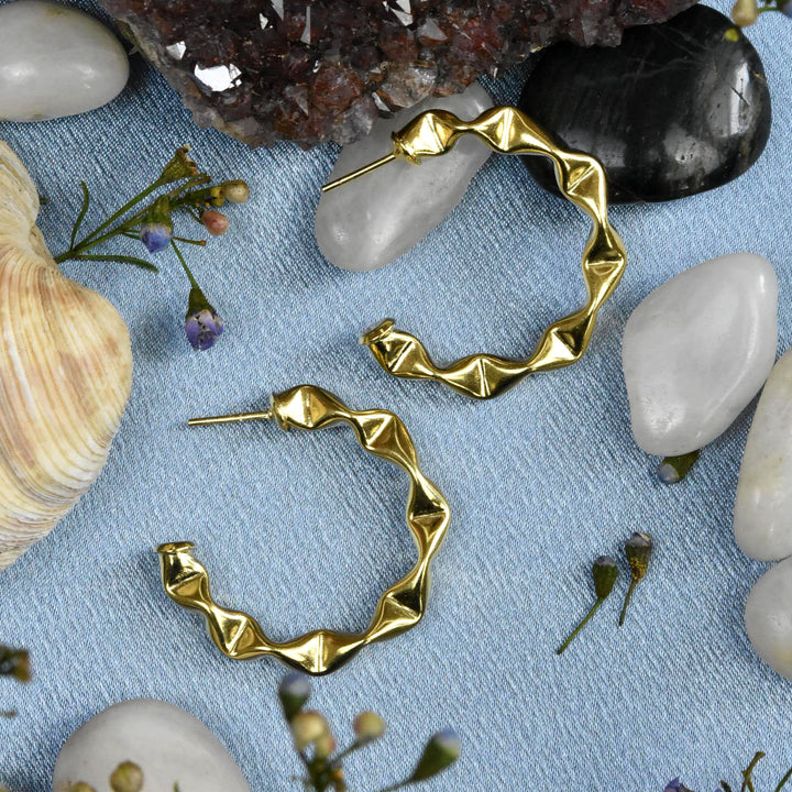 Medium Crimped Hoop Earrings - Goldmakers Fine Jewelry