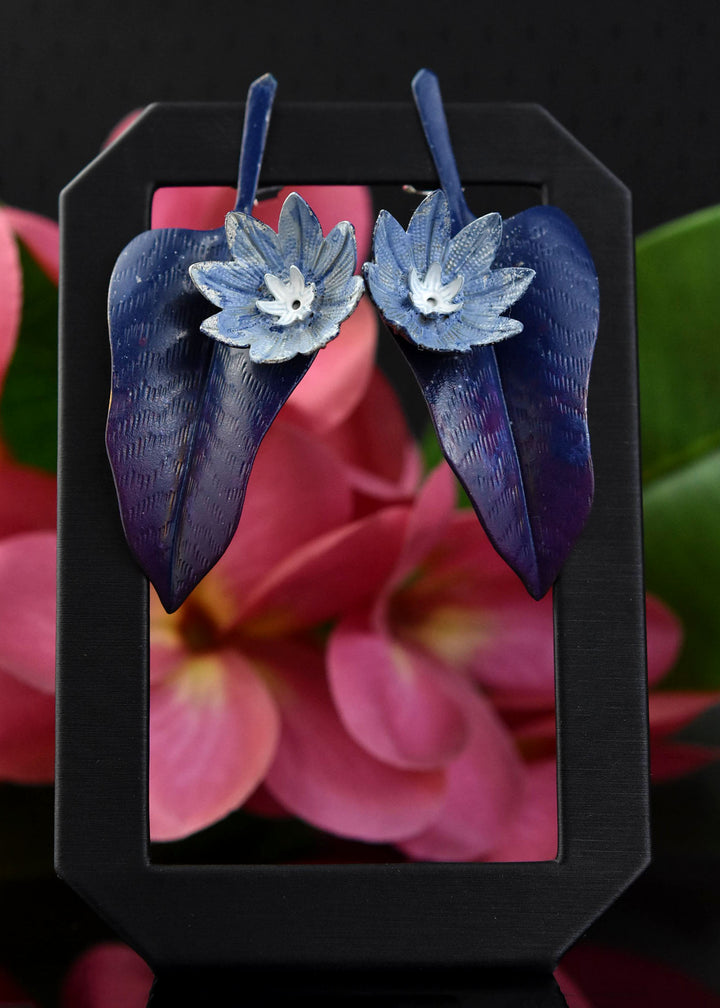 Midnight Blooming Cereus Earrings - Goldmakers Fine Jewelry