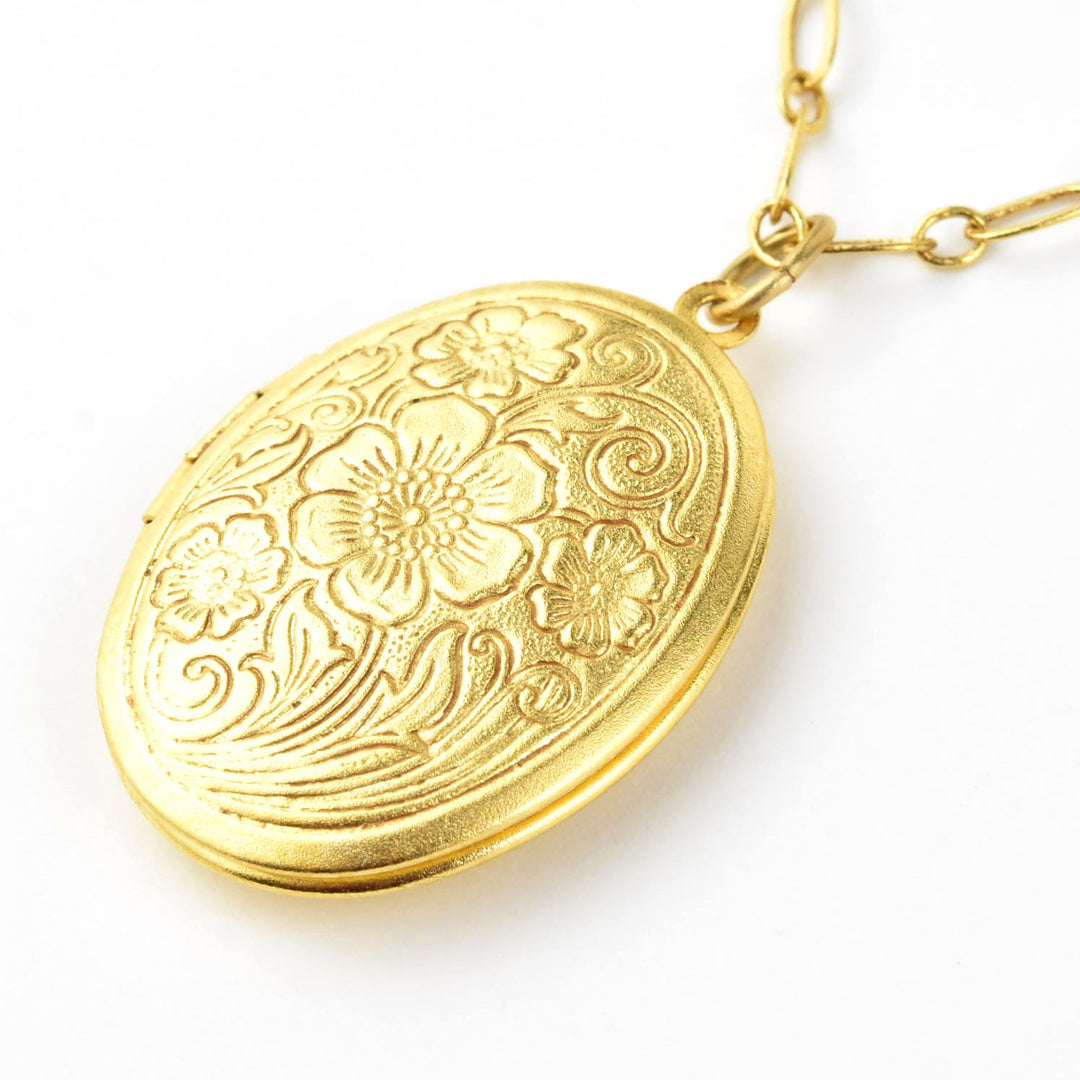 Oval Locket w/ Wild Rose Pattern - Goldmakers Fine Jewelry