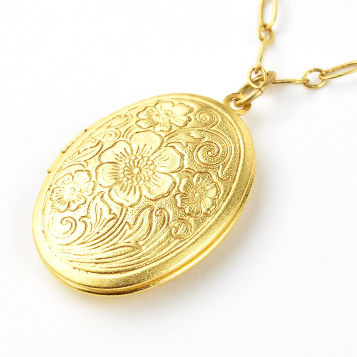 Oval Locket w/ Wild Rose Pattern - Goldmakers Fine Jewelry