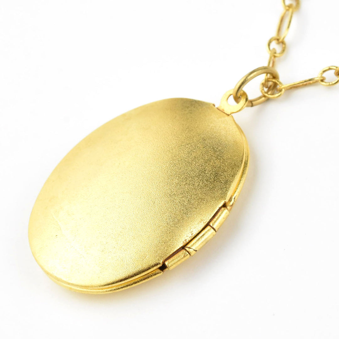 Oval Locket w/ Wild Rose Pattern - Goldmakers Fine Jewelry