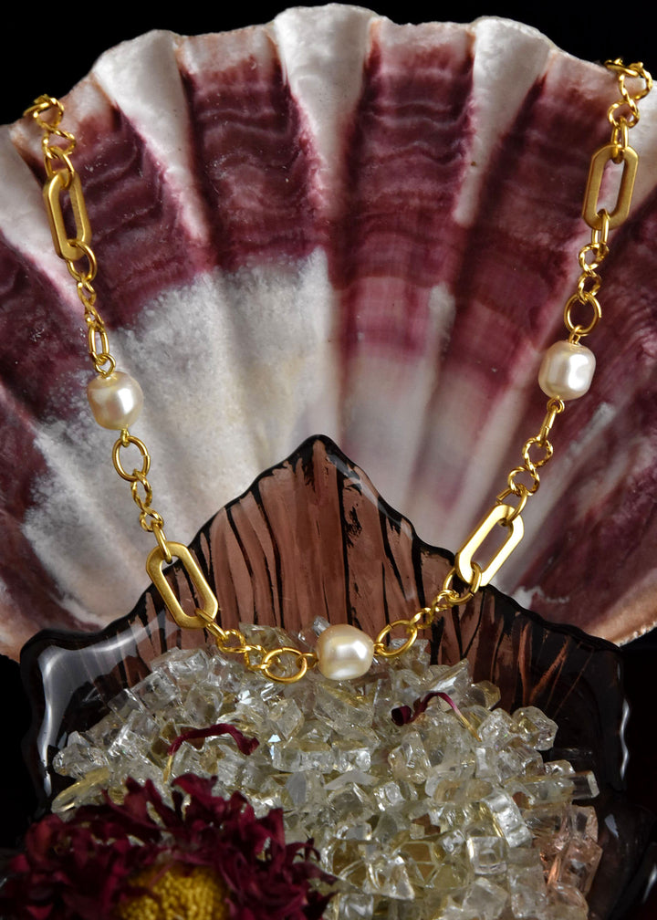 Pearl Station Necklace with Chunky Chain - Goldmakers Fine Jewelry