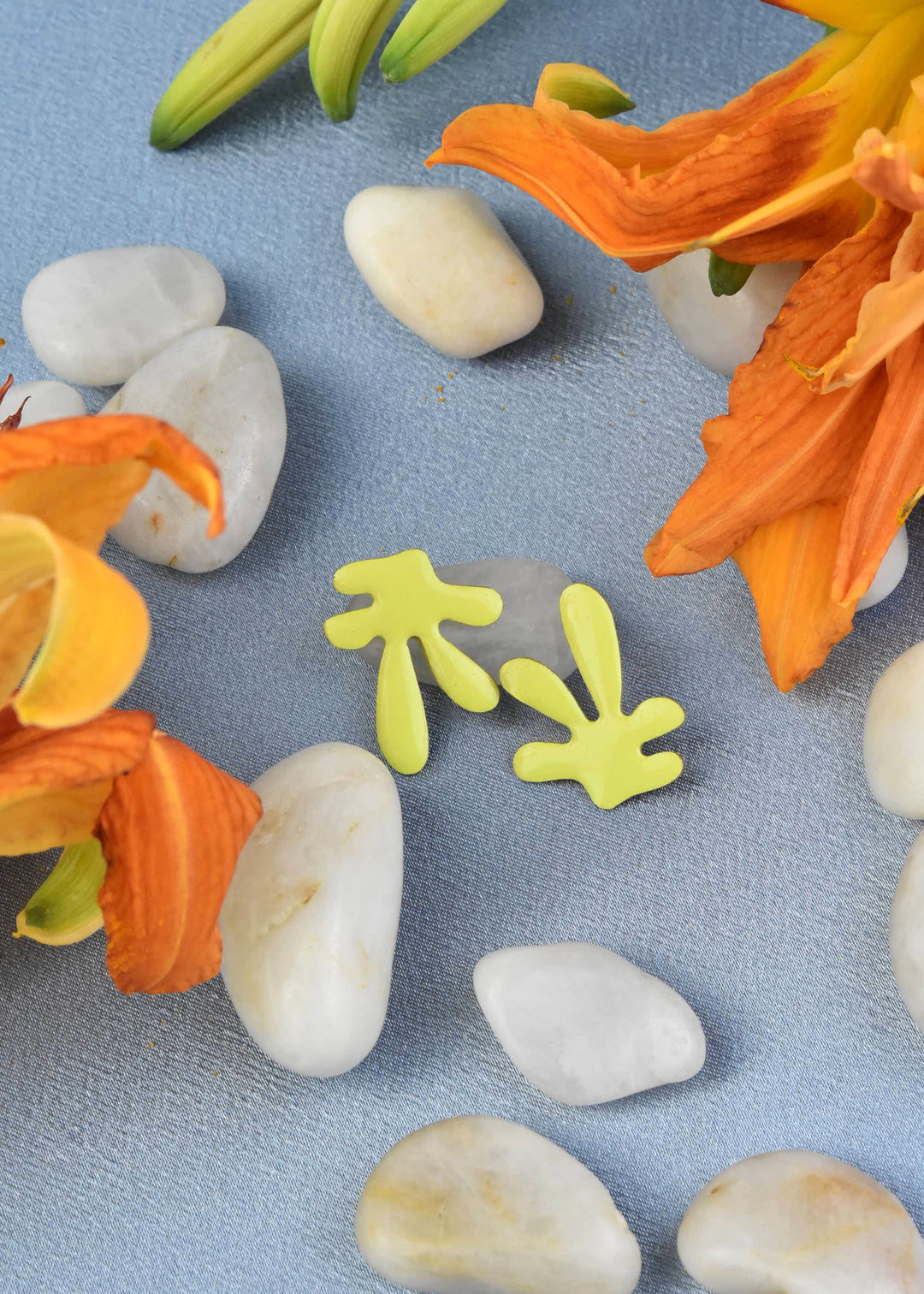 Prince Studs in Lime - Goldmakers Fine Jewelry