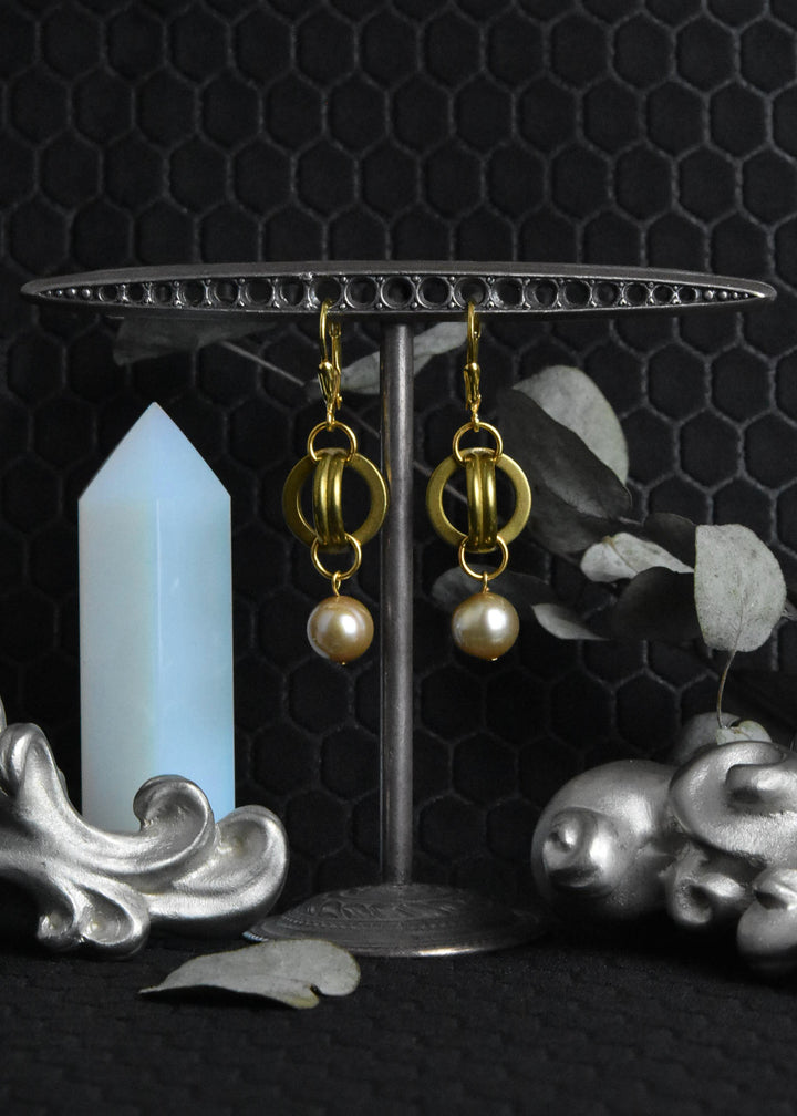 Vintage Brass Round Link & Pearl Earrings - Goldmakers Fine Jewelry