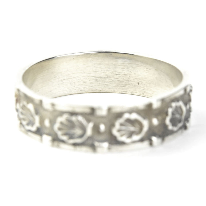 Sea Shell Band in Sterling Silver - Goldmakers Fine Jewelry
