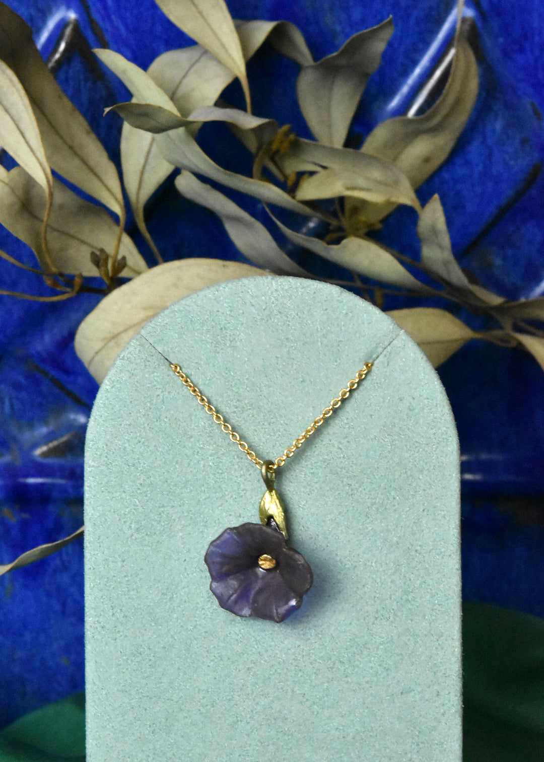 Single Petunia Necklace - Goldmakers Fine Jewelry