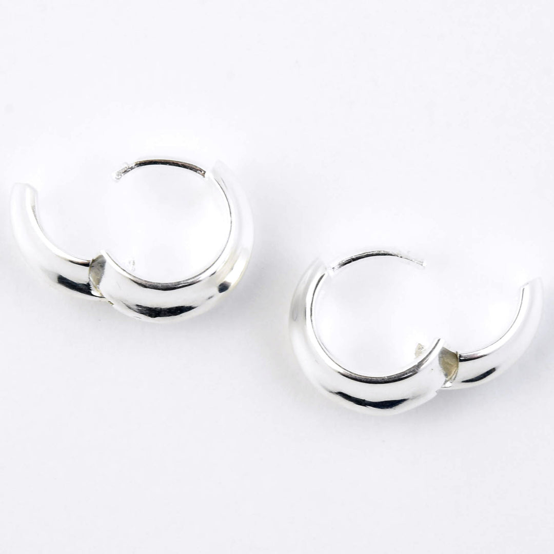 Small Bodie Hoop Earrings - Goldmakers Fine Jewelry