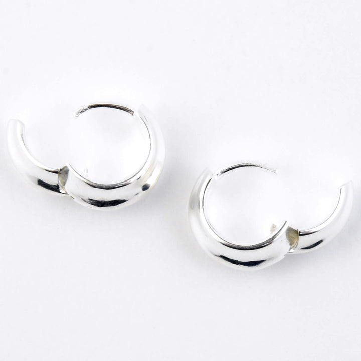 Small Bodie Hoop Earrings - Goldmakers Fine Jewelry