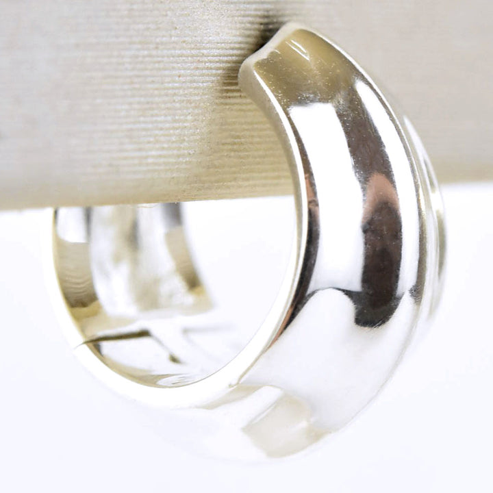 Small Bodie Hoop Earrings - Goldmakers Fine Jewelry