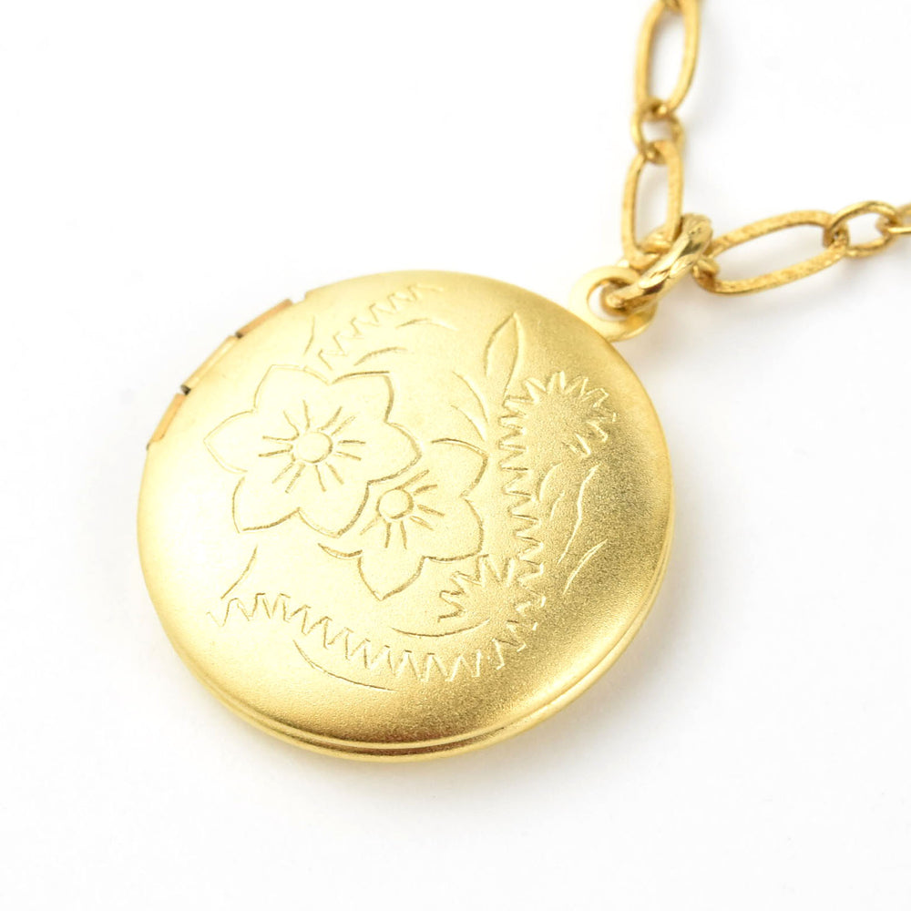 Round Locket w/ Etched Flowers - Goldmakers Fine Jewelry