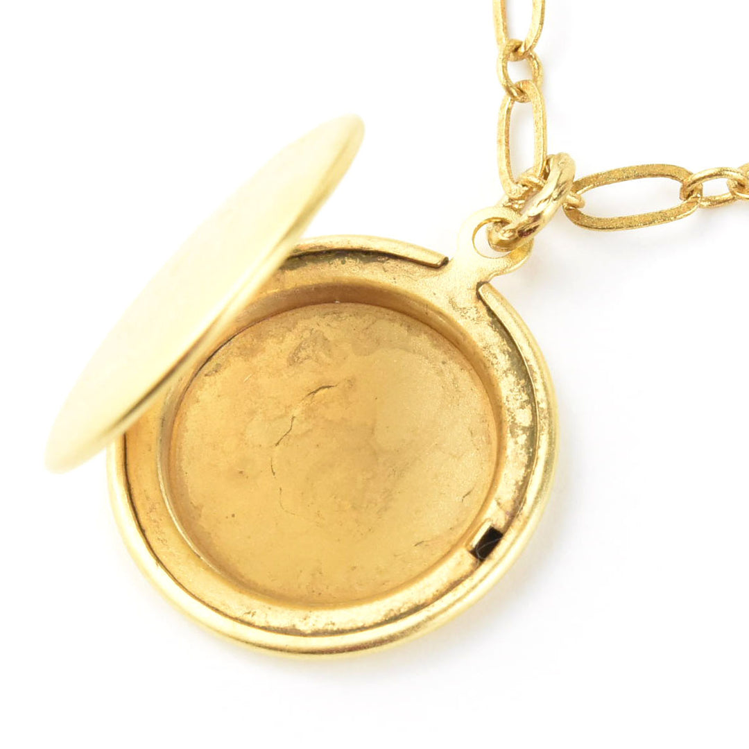 Round Locket w/ Etched Flowers - Goldmakers Fine Jewelry