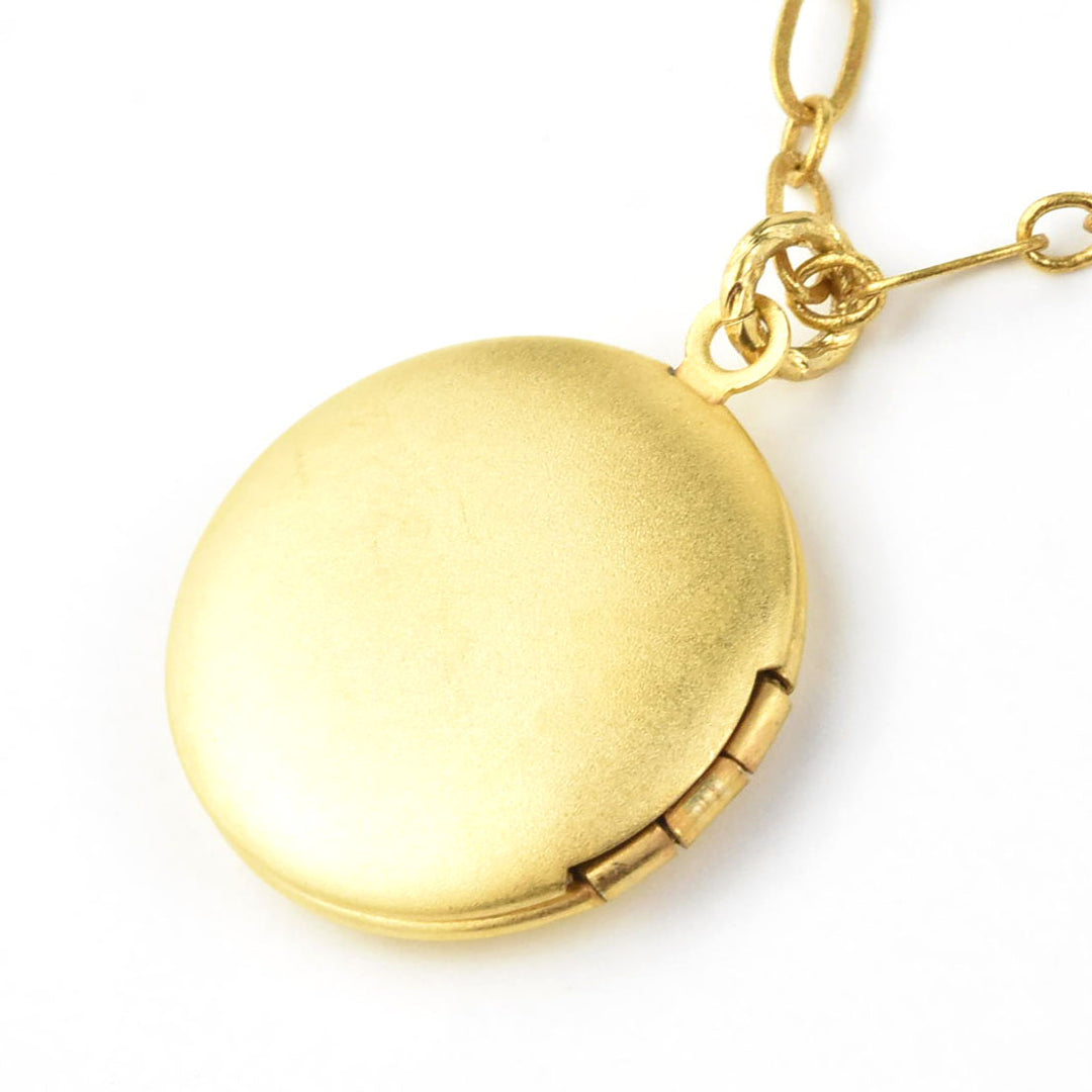 Round Locket w/ Etched Flowers - Goldmakers Fine Jewelry