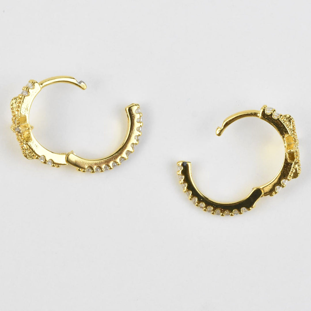 Petite Star Huggies - Goldmakers Fine Jewelry