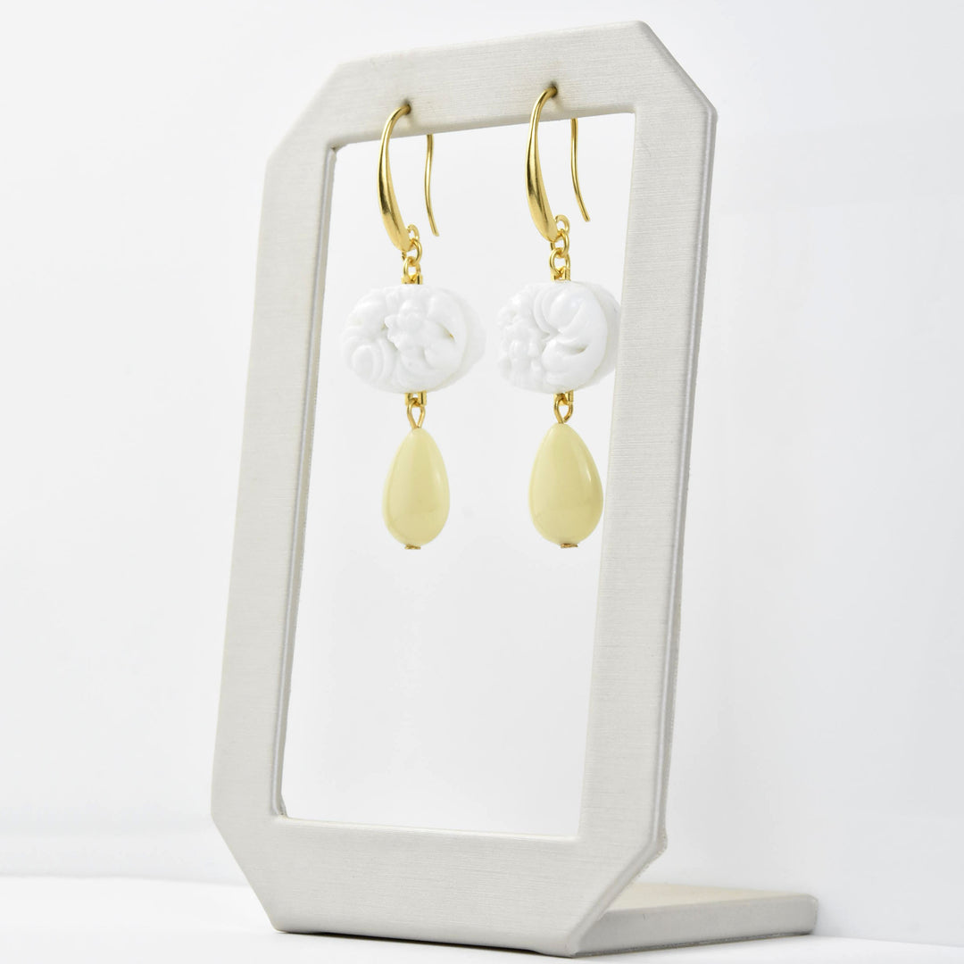 Vintage Milk Glass Earrings - Goldmakers Fine Jewelry