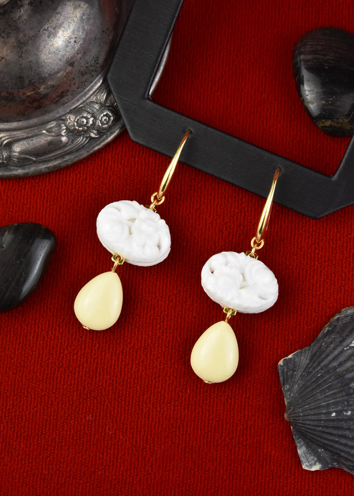Vintage Milk Glass Earrings - Goldmakers Fine Jewelry