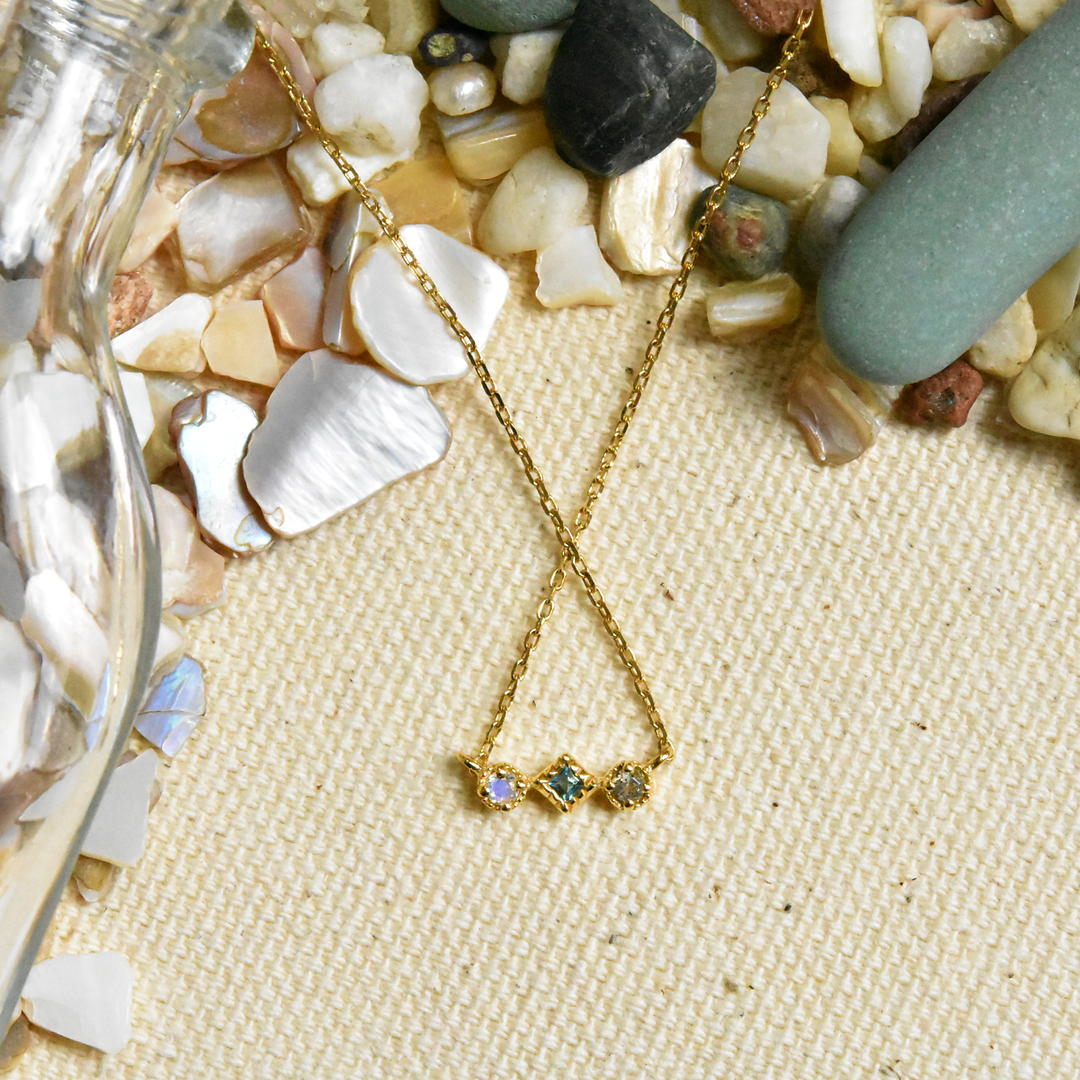 Petite Three Stone Necklace in Gold Vermeil - Goldmakers Fine Jewelry