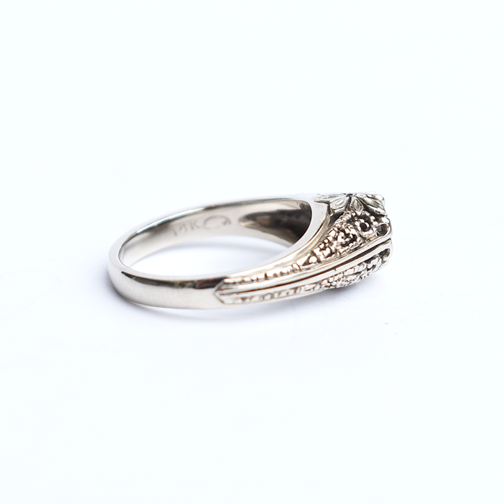Diamond Engagement Ring in Vintage Style - Goldmakers Fine Jewelry