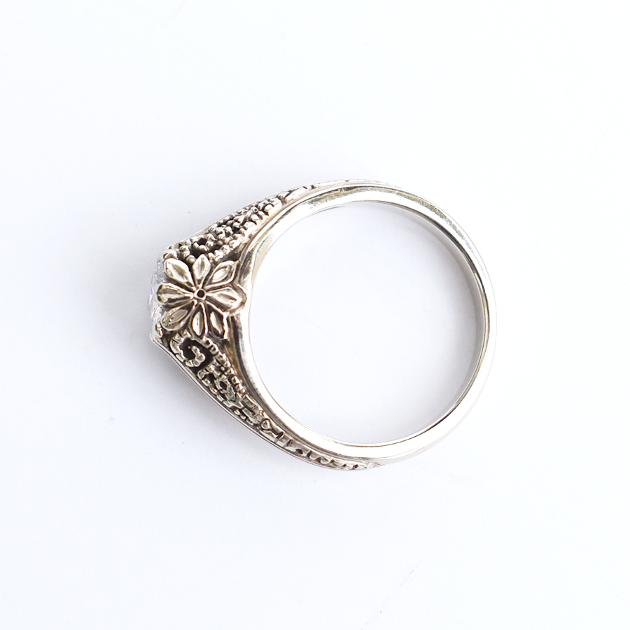 Diamond Engagement Ring in Vintage Style - Goldmakers Fine Jewelry
