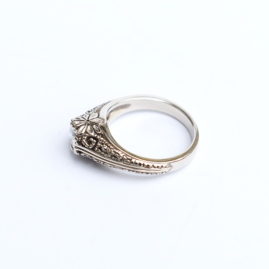 Diamond Engagement Ring in Vintage Style - Goldmakers Fine Jewelry
