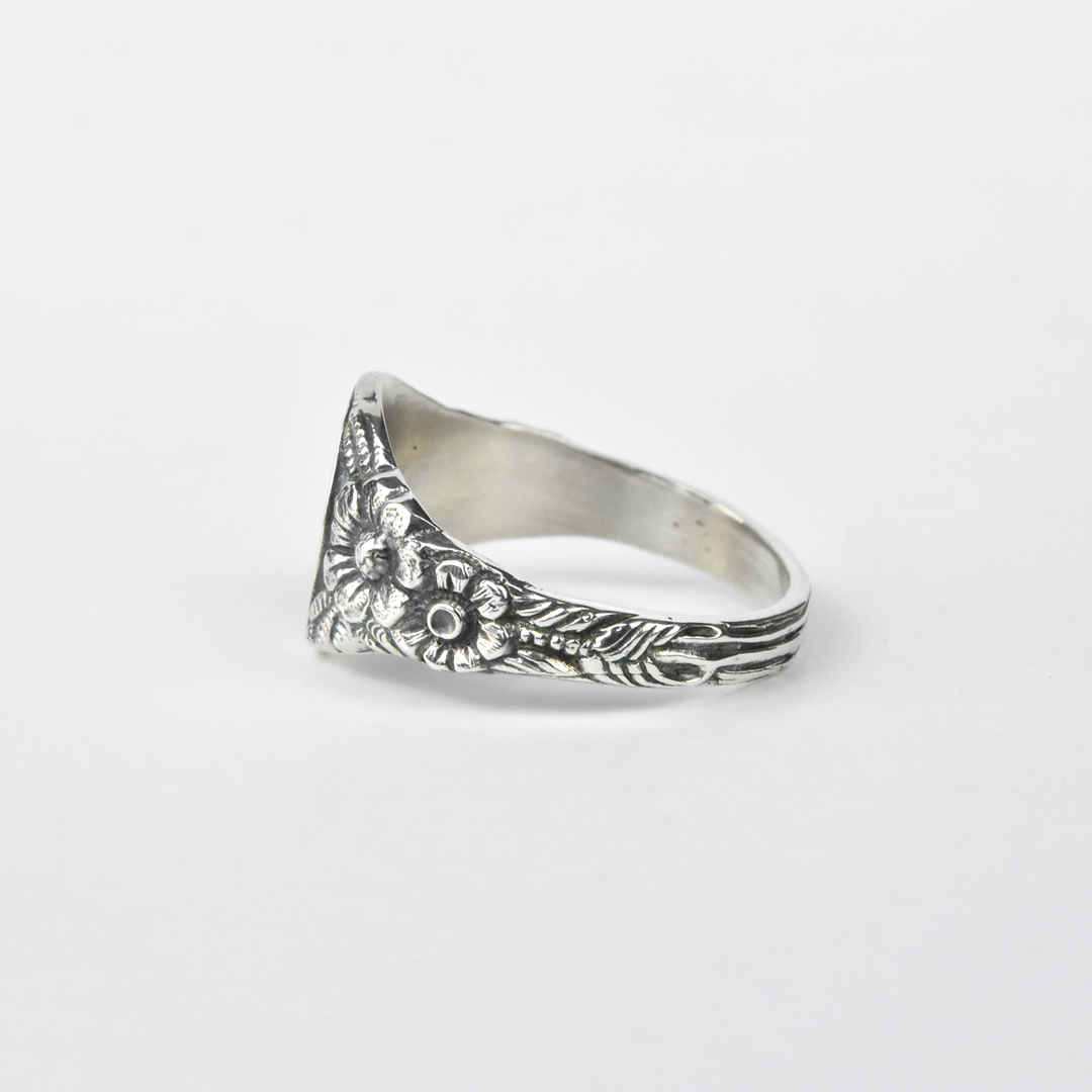Daisy Signet Ring in Sterling Silver - Goldmakers Fine Jewelry