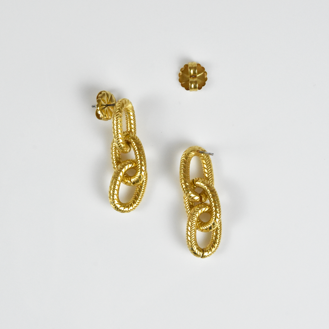 Etched Chain Link Earrings - Goldmakers Fine Jewelry