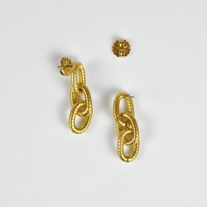 Etched Chain Link Earrings - Goldmakers Fine Jewelry