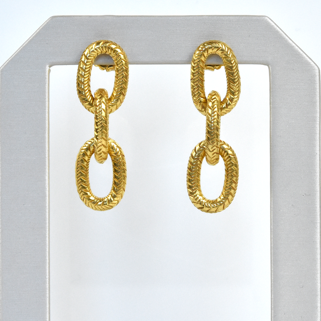 Etched Chain Link Earrings - Goldmakers Fine Jewelry