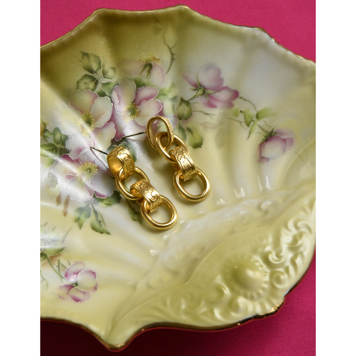 Floral Etched Chain Link Earrings - Goldmakers Fine Jewelry