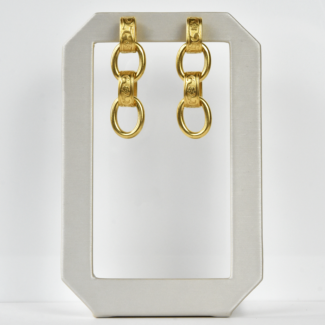 Floral Etched Chain Link Earrings - Goldmakers Fine Jewelry