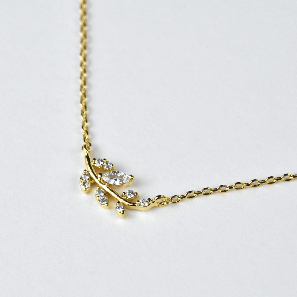 Petite Laurel Leaf Necklace - Goldmakers Fine Jewelry