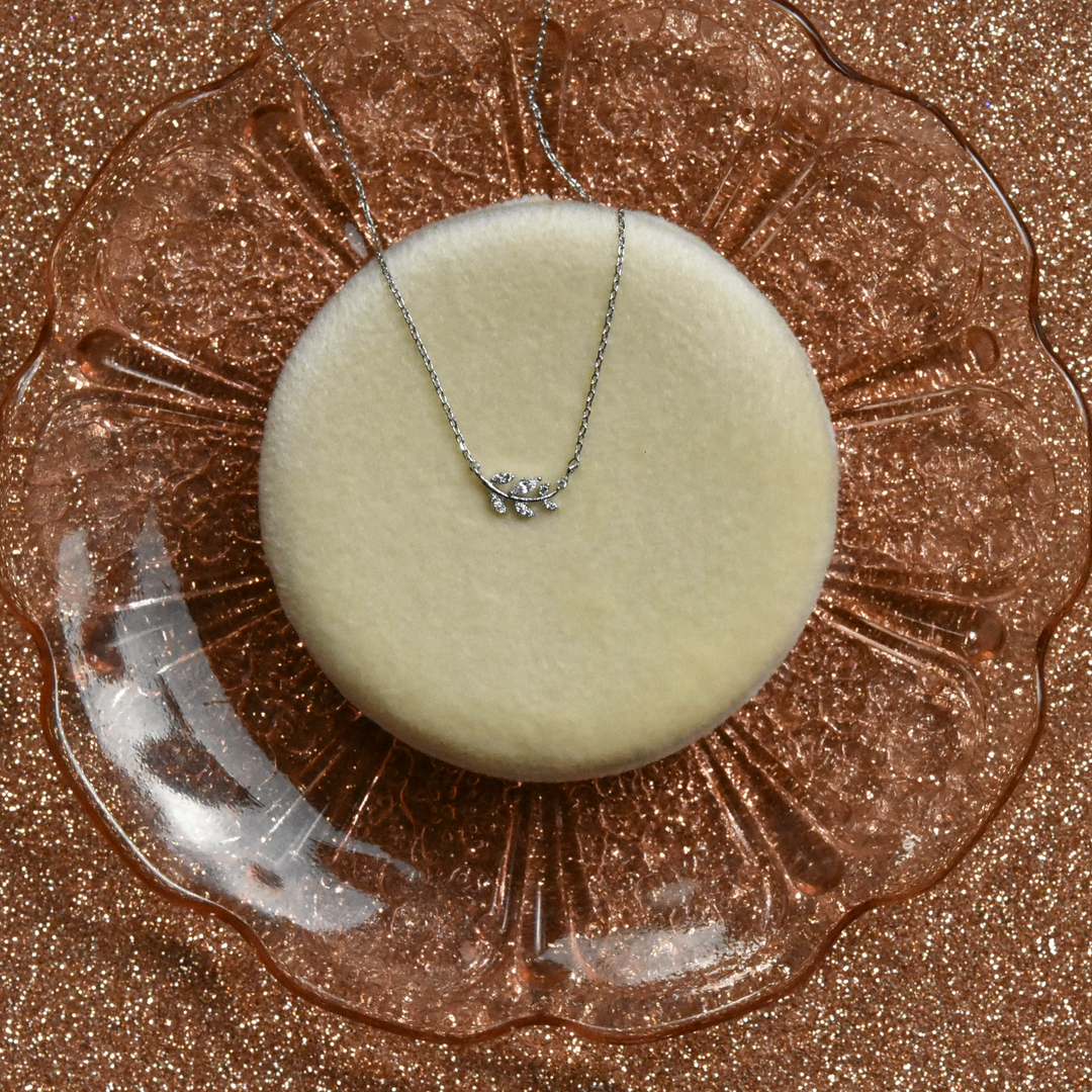 Petite Laurel Leaf Necklace - Goldmakers Fine Jewelry