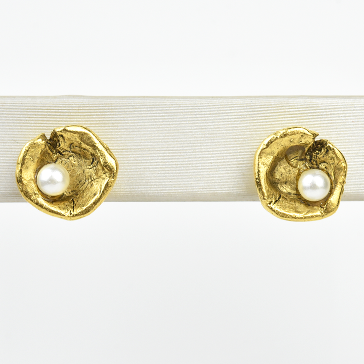 Oyster Studs - Goldmakers Fine Jewelry