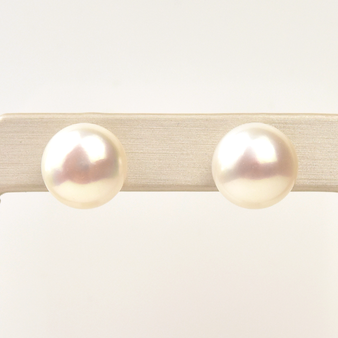 Pearl Button Studs in Yellow Gold - Goldmakers Fine Jewelry