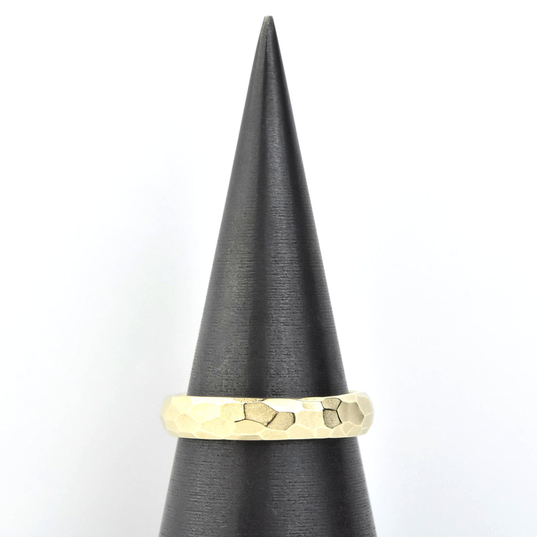 Faceted Band in Yellow Gold 4.75mm - Goldmakers Fine Jewelry
