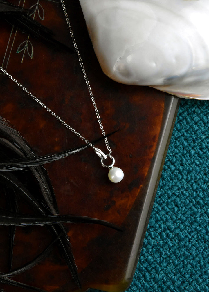 Pearl and Diamond Link Necklace in White Gold - Goldmakers Fine Jewelry