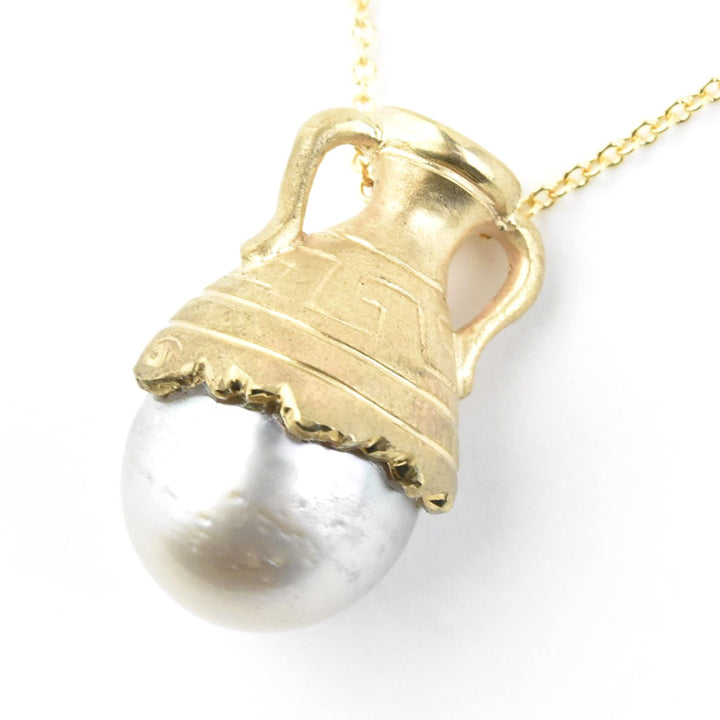 Greek Amphora Pearl Necklace in Gold